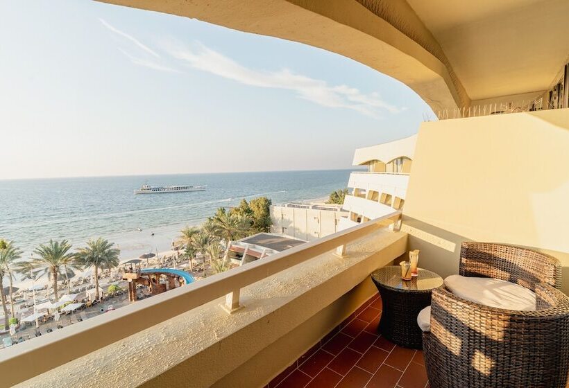 Номер Deluxe Вид на Море, Occidental Sharjah Grand