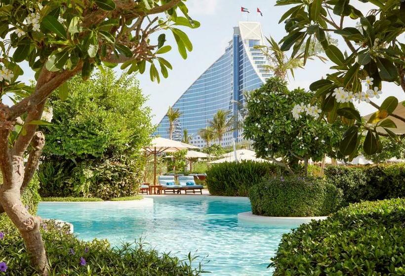 Номер Клуб Вид на Море, Jumeirah Beach Hotel Dubai