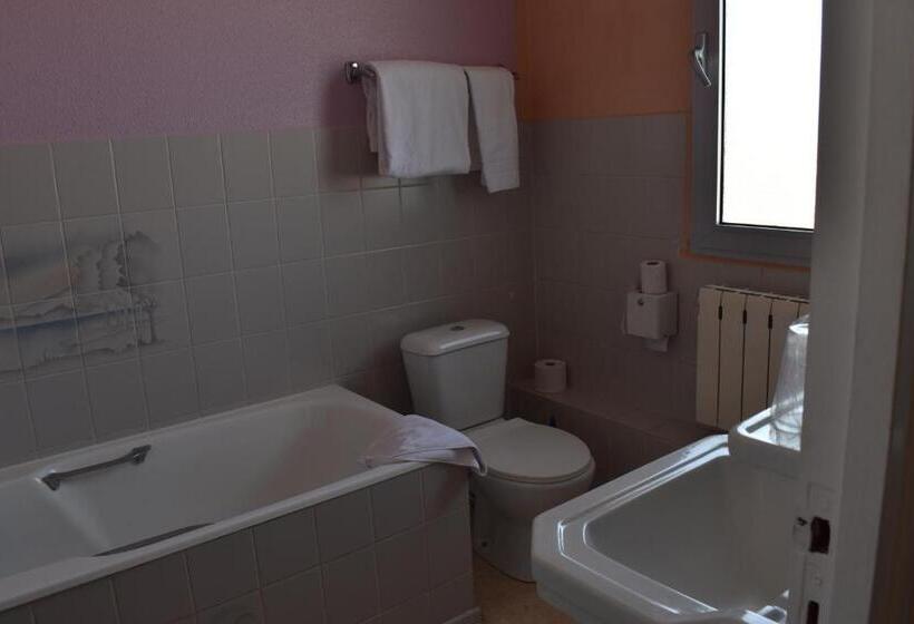 Номер Стандарт Трехместный, Hôtel Le Sauvage