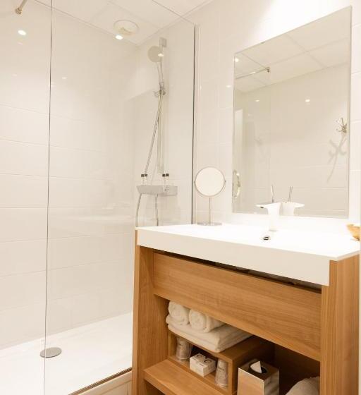 Номер Стандарт Внутренний, The Originals Boutique, Hôtel Neptune, Montpellier Sud