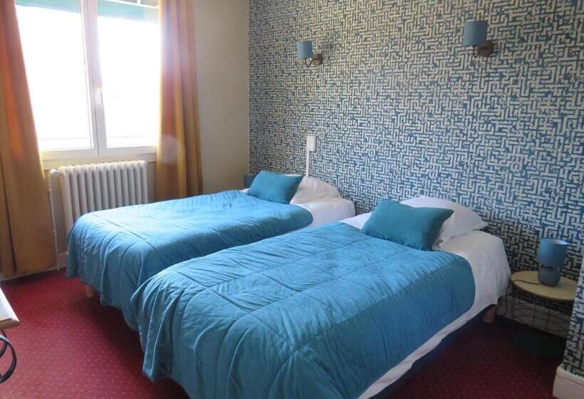 Номер Стандарт, Logis Hôtel Saint Cyr
