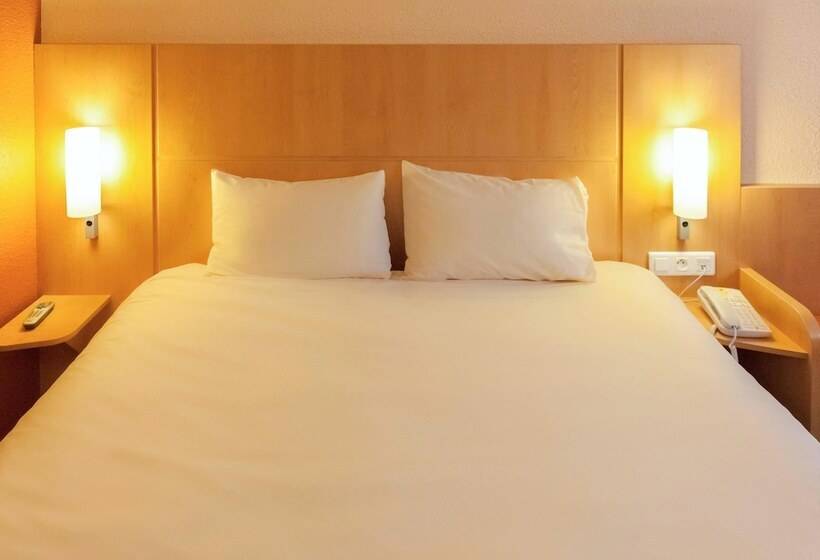 스탠다드 룸 더블 침대, Ibis Alençon