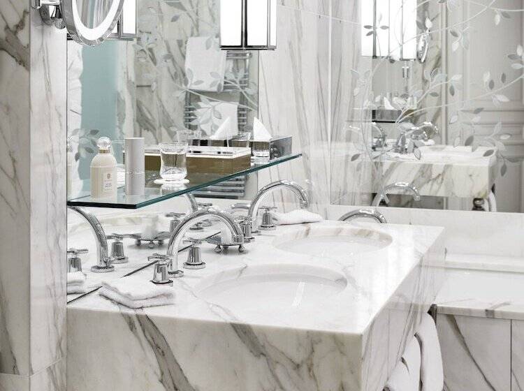 سوییت پرستیژ, Plaza Athenee  Dorchester Collection