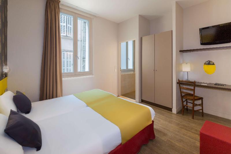 سوییت جونیور, Plaza Athenee  Dorchester Collection