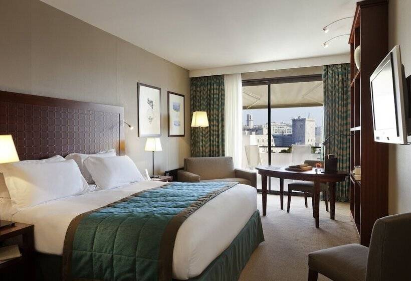 Номер Deluxe с Видом, Sofitel Marseille Vieux Port