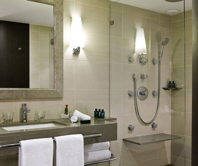 Номер Superior с Видом, Sofitel Marseille Vieux Port