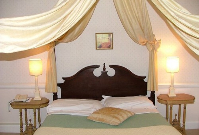 Номер Стандарт, Esseborne Manor