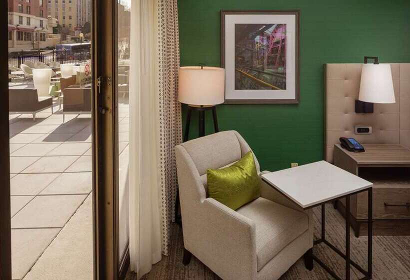Стандартный Номер Кровать Кинг, Hilton Cobham