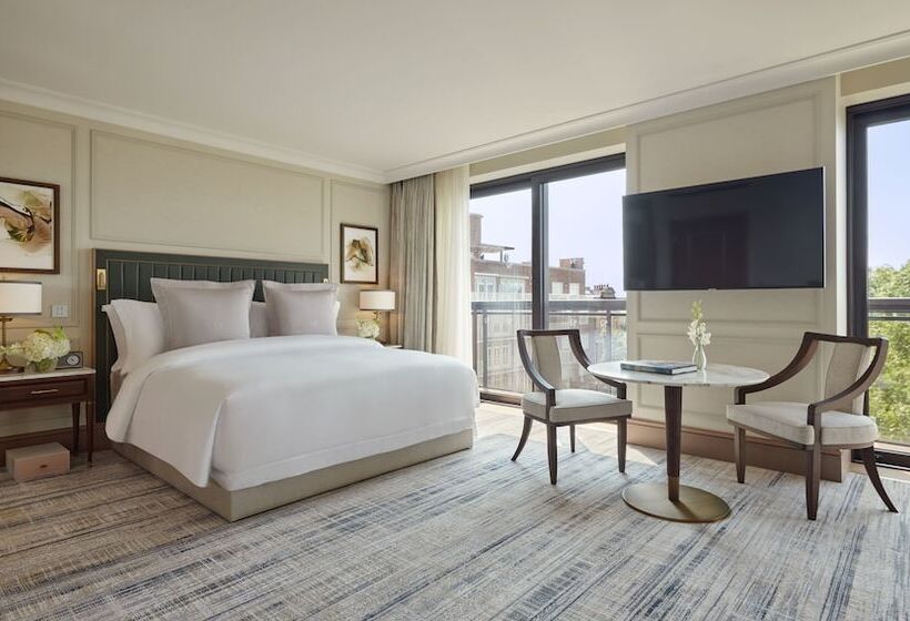 Полулюкс, Jumeirah Carlton Tower London