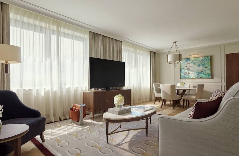 Люкс Повышенной Комфортности, Jumeirah Carlton Tower London