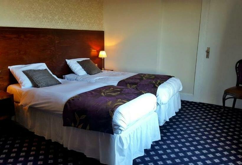 اتاق استاندارد با تخت بزرگ, The Foley Arms Hotel Wetherspoon