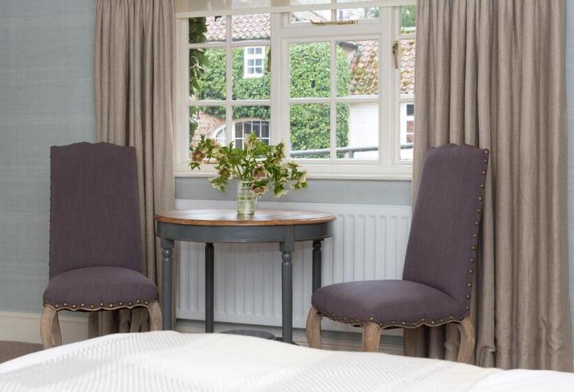 Номер Стандарт, Tickton Grange