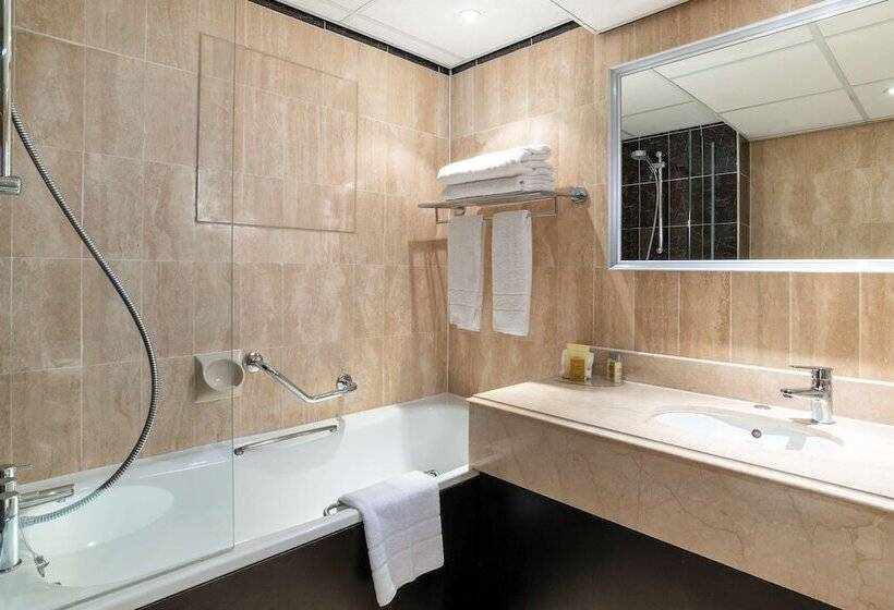 Номер Стандарт, Hilton London Olympia