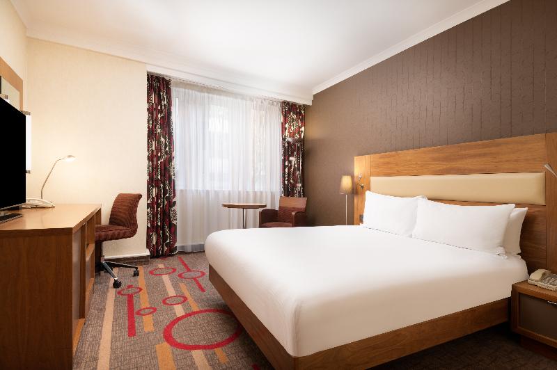 Номер Стандарт, Hilton London Olympia