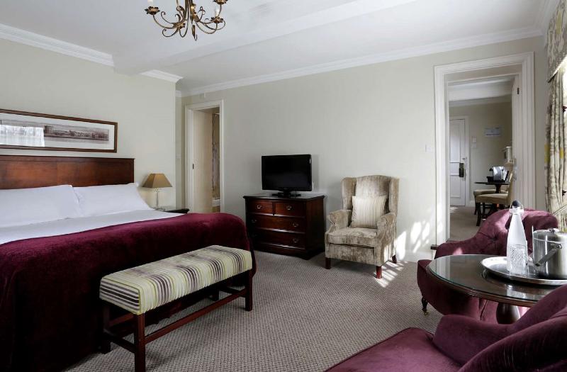 Люкс Повышенной Комфортности, Macdonald Alveston Manor Hotel & Spa