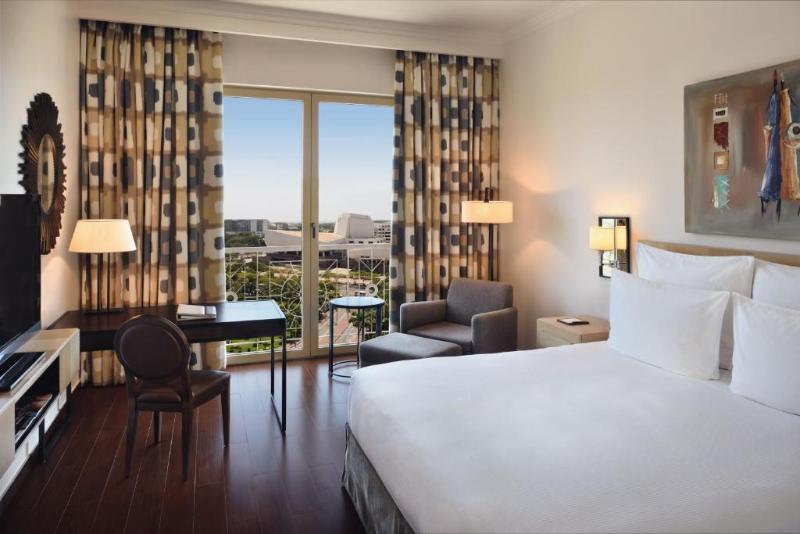 스탠다드 룸 킹사이즈 침대, Mövenpick Ambassador Hotel Accra