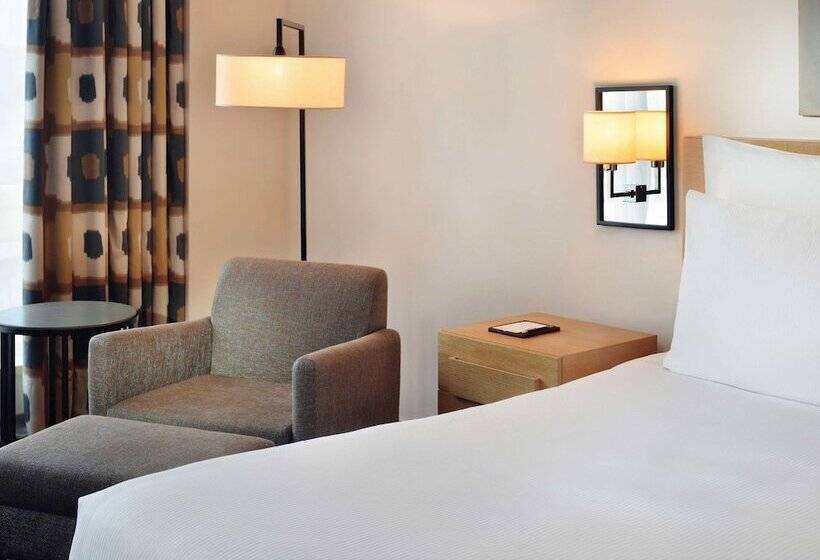 수피리어 룸, Mövenpick Ambassador Hotel Accra