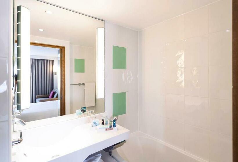 수피리어 룸, Novotel London West
