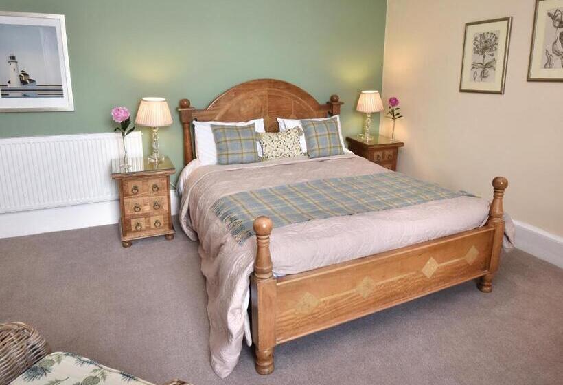 اتاق استاندارد با تخت بزرگ, The Royal Hotel Cromarty