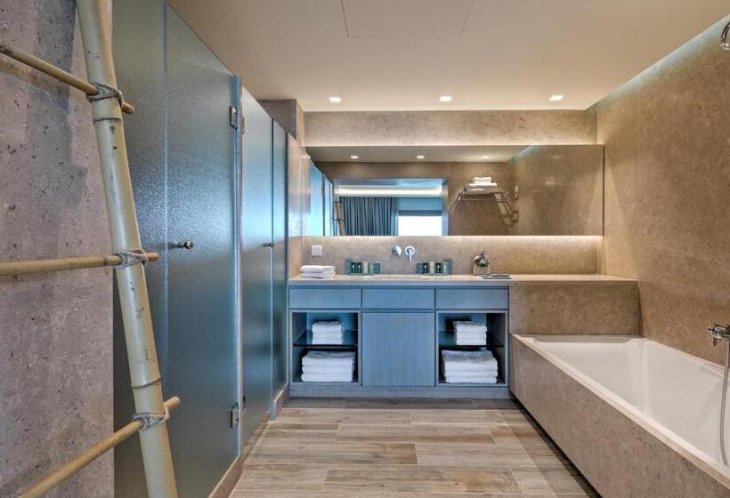 Люкс Deluxe Вид на Море, Amada Colossos Resort