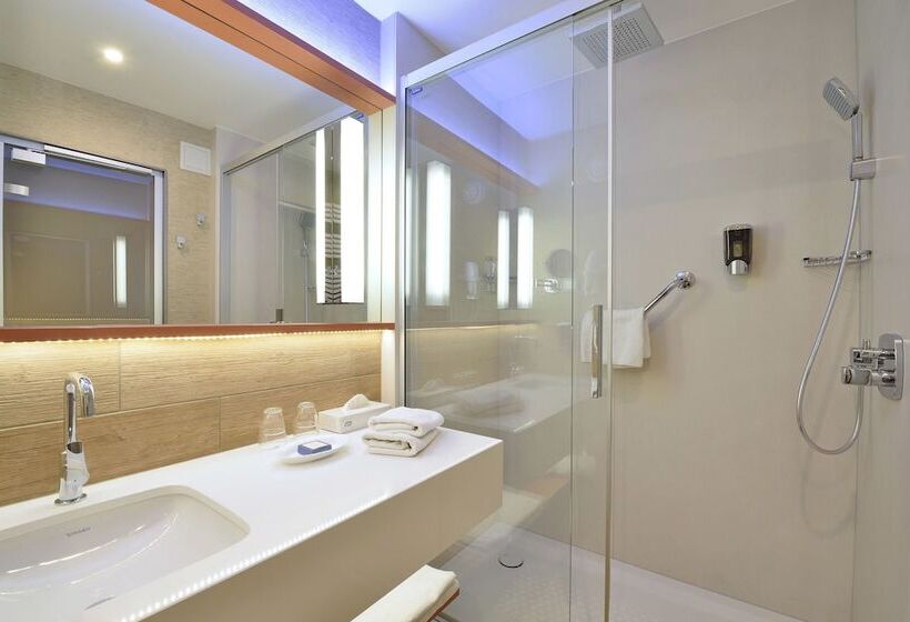 Номер Executive, Danubius Hotel Bük