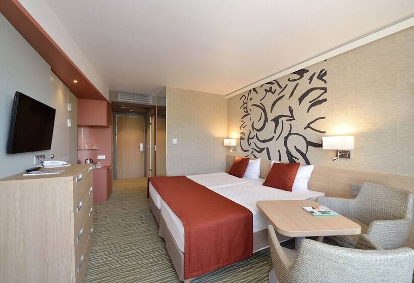Номер Executive, Danubius Hotel Bük