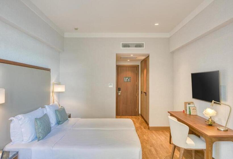 高级三人间, Electra Palace Thessaloniki