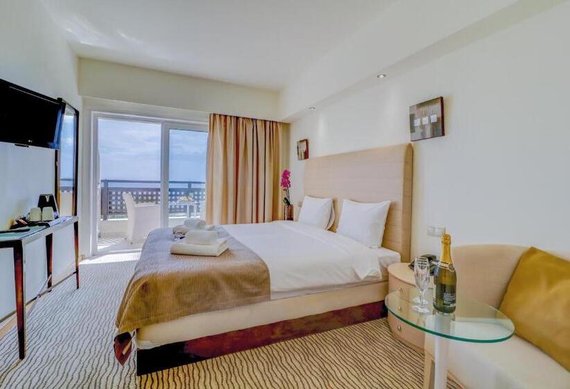 Семейный Номер, Olympian Bay Grand Resort