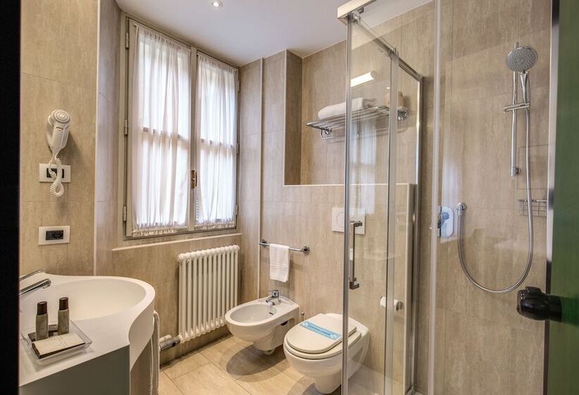 Camera Standard, Albergo Firenze