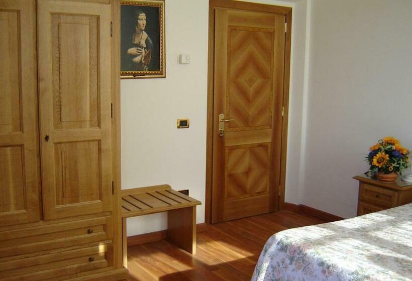 غرفة قياسية, La Rosa