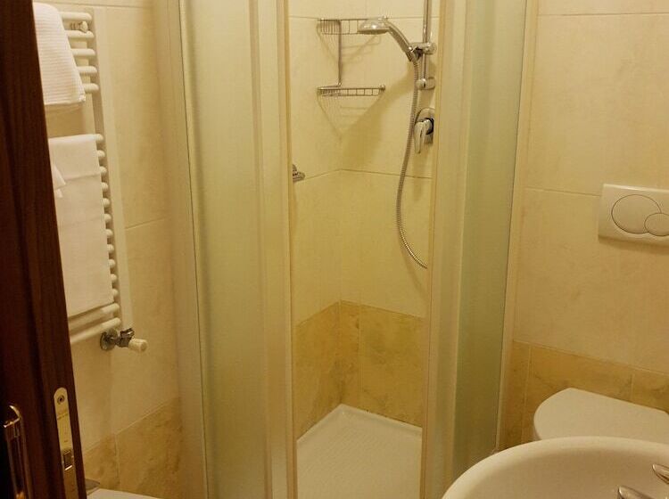 غرفة قياسية, La Rosa