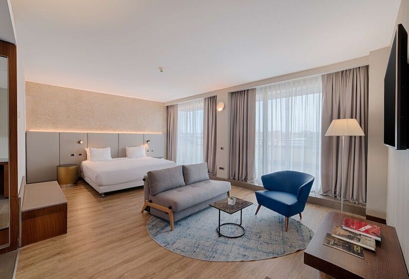 Junior Suite con Terrazza, NH Bologna De La Gare