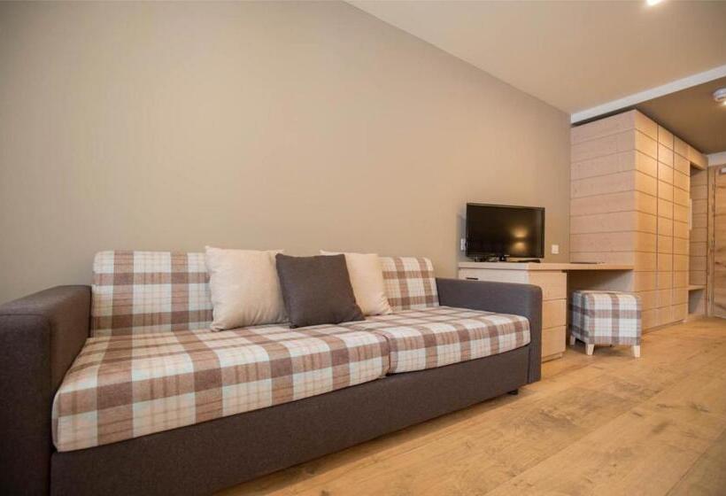 جناح جونيور مطل على الجبل, La Baita