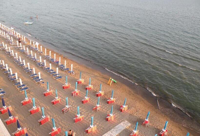 Номер Стандарт Вид на Море, Parrini