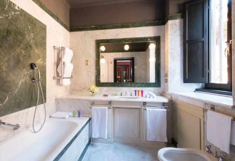 Camera Deluxe, D’inghilterra Roma – Starhotels Collezione