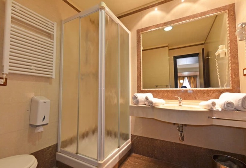 Номер Стандарт Трехместный, Grand Hotel Montesilvano
