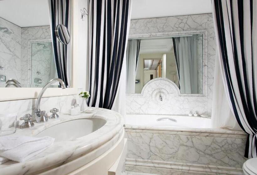 سوییت, Lord Byron   Small Luxury Hotels Of The World