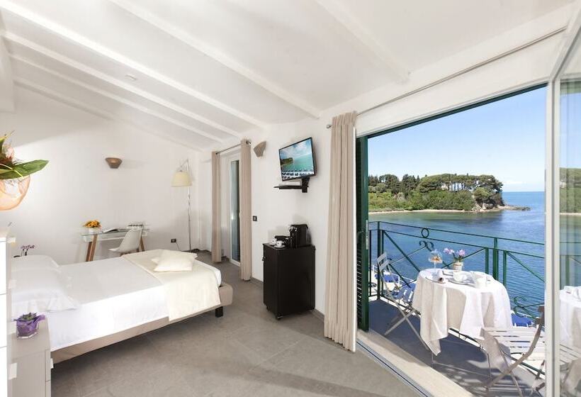 Полулюкс Вид на Море, Villa Domizia