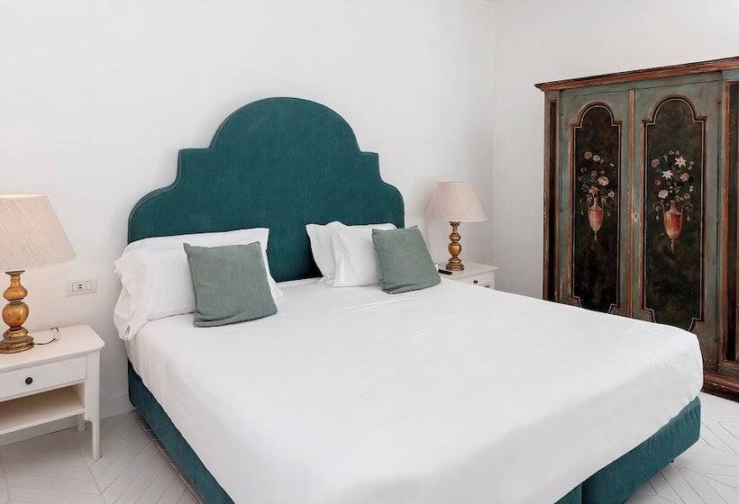 Medencére Néző Junior Suite, Conca Park