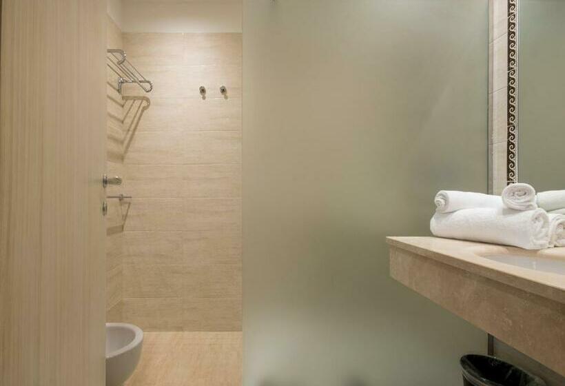 اتاق استاندارد سه نفره, Executive