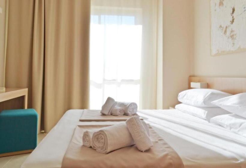 اتاق سوپریور سه تخته, Grand Hotel President