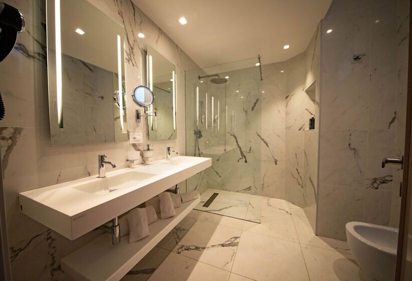 Habitación Premium Vista al Mar., Labranda Rocca Nettuno Tropea