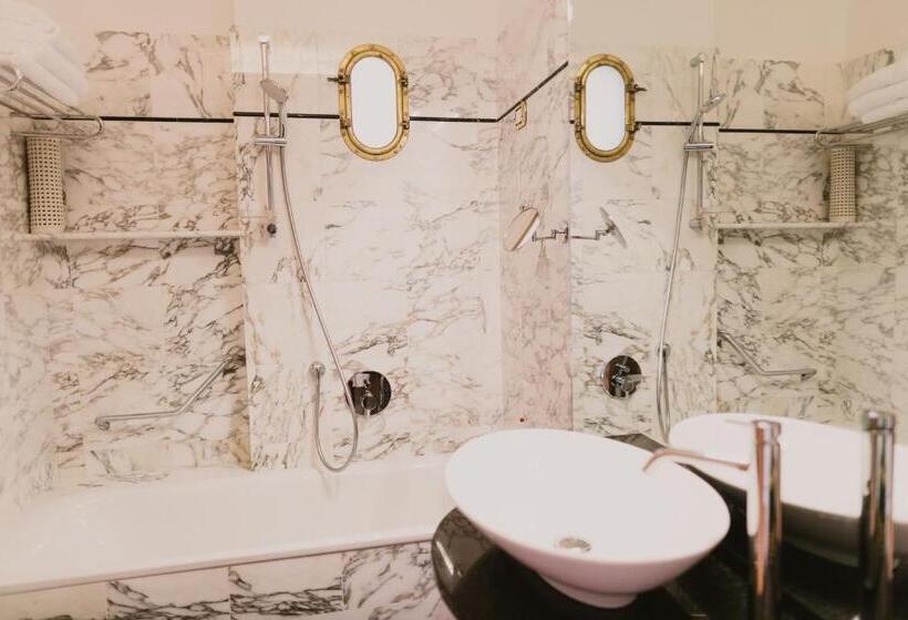 Suite, Metropole