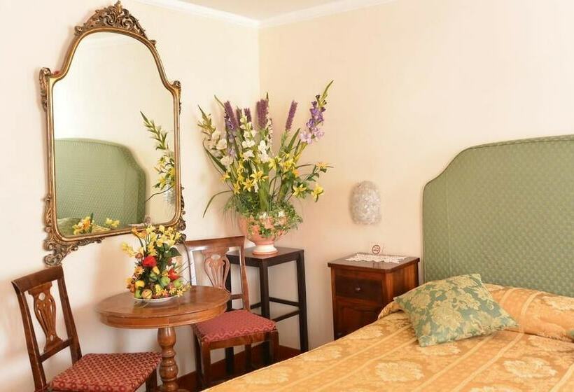 اتاق استاندارد چهار تخته, San Zulian