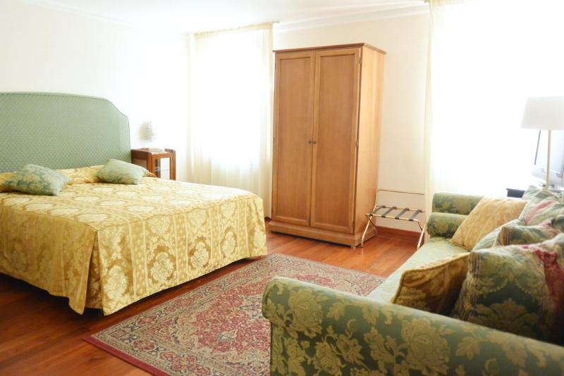 اتاق استاندارد سه نفره, San Zulian