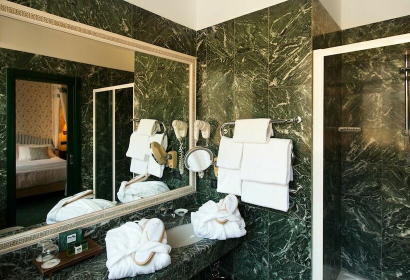 اتاق سوپریور, Victoria & Iside Spa