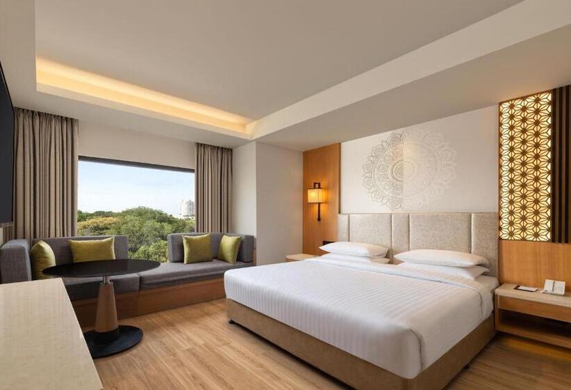 Люкс Семейный 2 Спальни, Courtyard By Marriott Tiruchirappalli