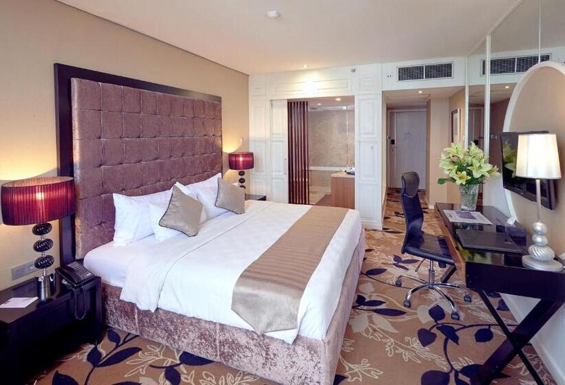 Club Room King Bed, Garden Palace