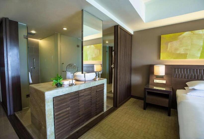 Номер Стандарт Вид на Море, Hyatt Regency Kinabalu
