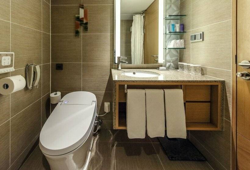 Трехместный Номер Премиум, Royal Hotel Seoul